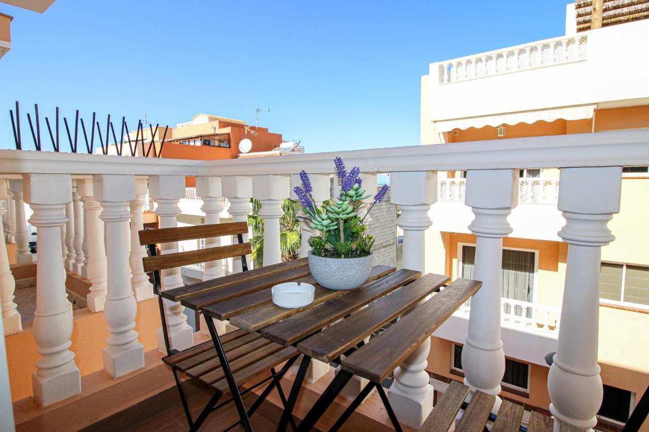 Beautiful Renovated Apartment With Air Conditioning Just Steps From The Sea In Playa San Juan מראה חיצוני תמונה