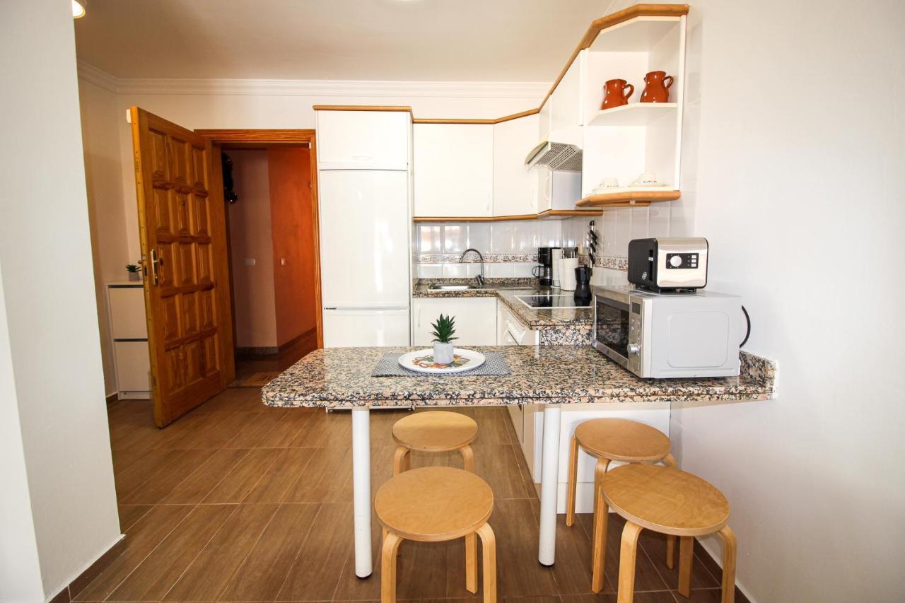 Beautiful Renovated Apartment With Air Conditioning Just Steps From The Sea In Playa San Juan מראה חיצוני תמונה