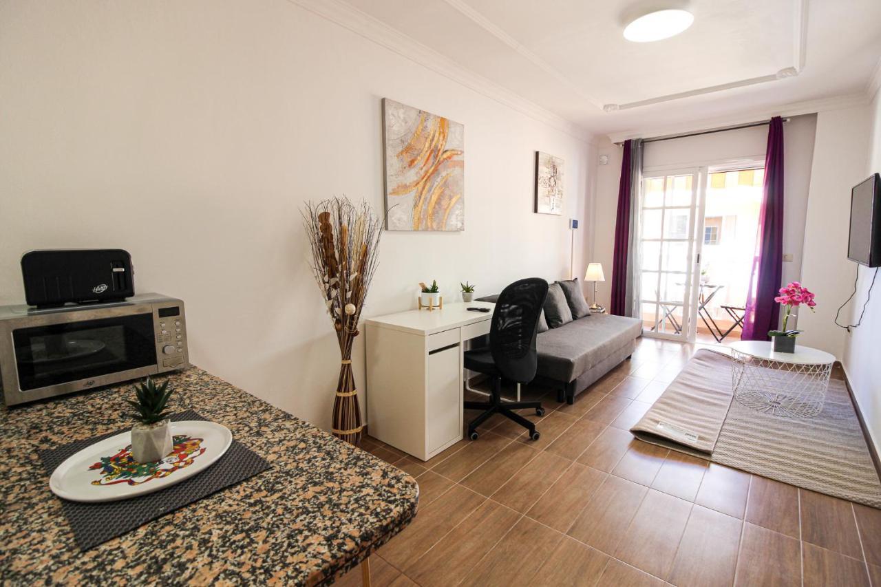Beautiful Renovated Apartment With Air Conditioning Just Steps From The Sea In Playa San Juan מראה חיצוני תמונה