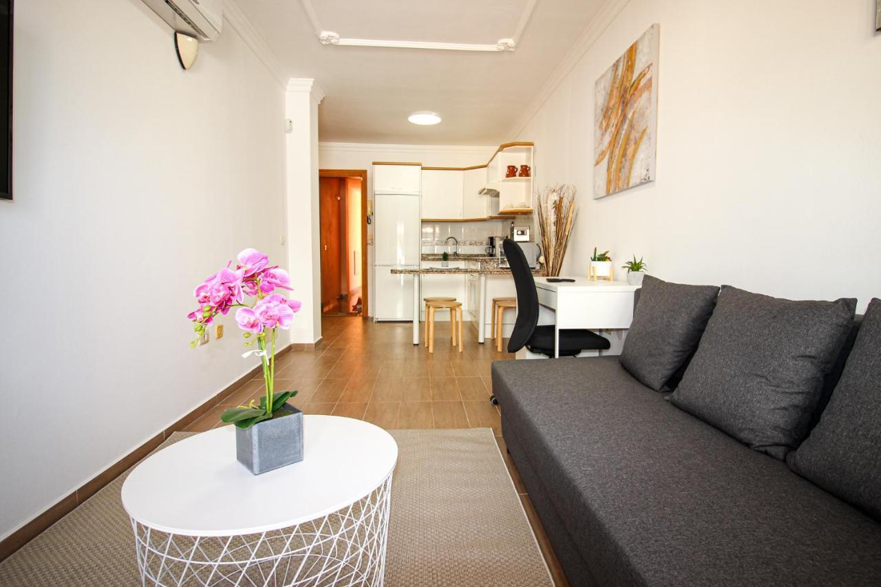 Beautiful Renovated Apartment With Air Conditioning Just Steps From The Sea In Playa San Juan מראה חיצוני תמונה