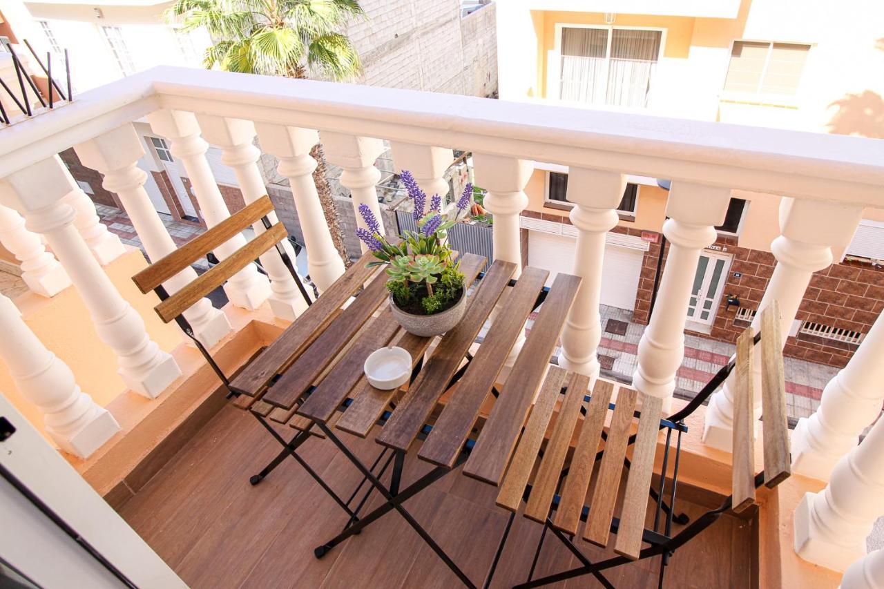 Beautiful Renovated Apartment With Air Conditioning Just Steps From The Sea In Playa San Juan מראה חיצוני תמונה